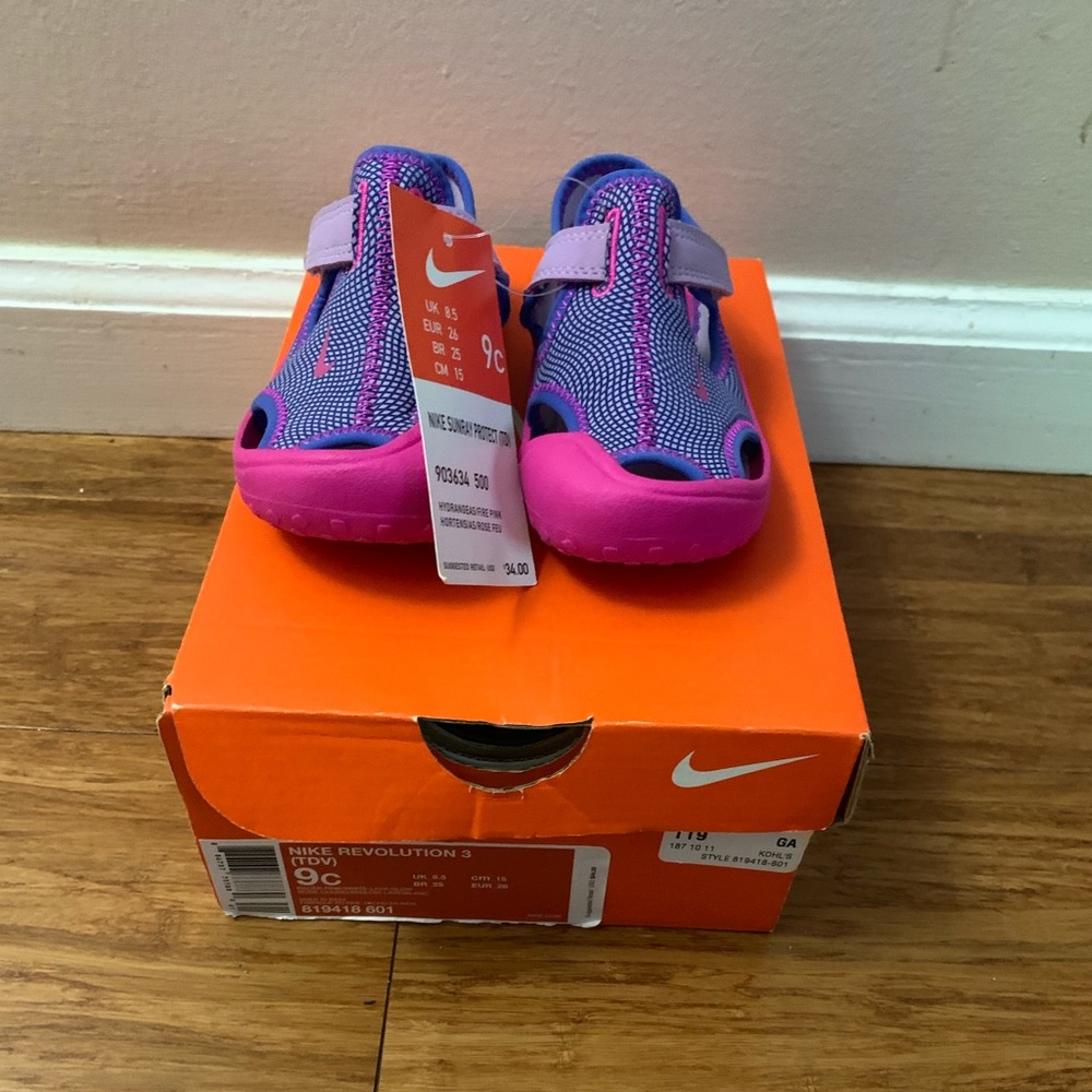 Nike Sunray size 9 $30